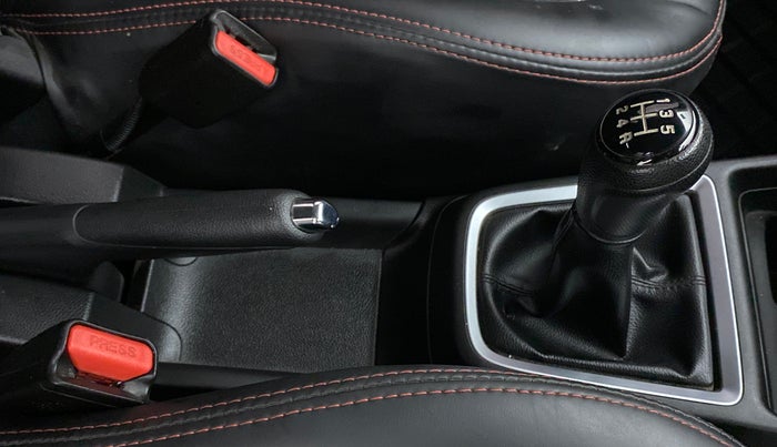 2020 Maruti Swift VXI, Petrol, Manual, 24,522 km, Gear Lever