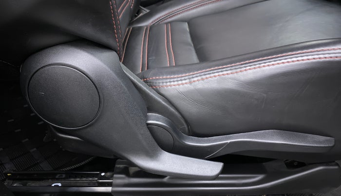 2020 Maruti Swift VXI, Petrol, Manual, 24,522 km, Driver Side Adjustment Panel