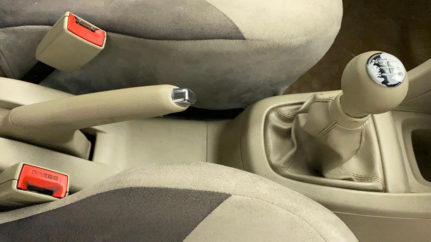 2015 Maruti Swift Dzire VXI, CNG, Manual, 1,18,645 km, Gear Lever