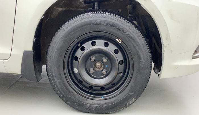 2015 Maruti Swift Dzire VXI, CNG, Manual, 1,18,645 km, Right Front Wheel