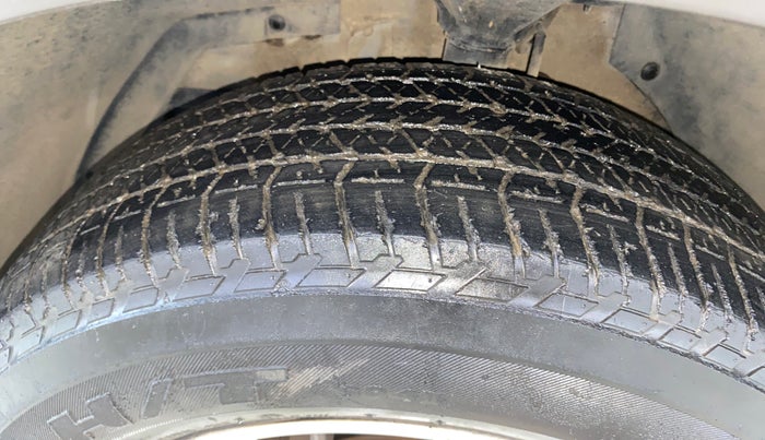 2014 Mahindra XUV500 W8, Diesel, Manual, 54,201 km, Left Front Tyre Tread