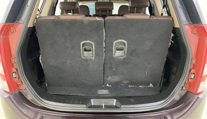 2014 Mahindra XUV500 W8, Diesel, Manual, 54,201 km, Boot Inside