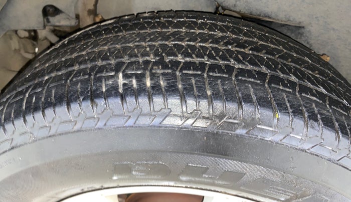 2014 Mahindra XUV500 W8, Diesel, Manual, 54,201 km, Right Rear Tyre Tread