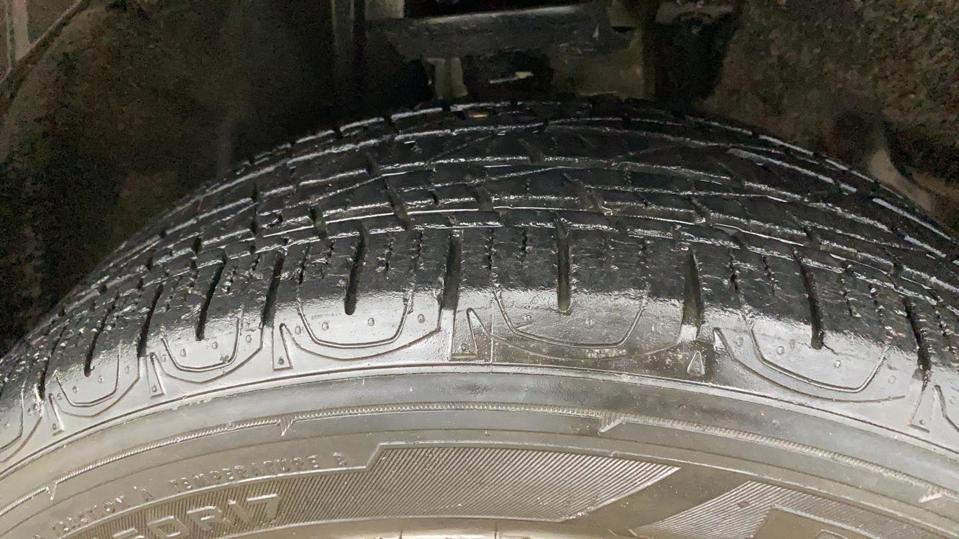 2018 Jeep Compass LIMITED (O) 1.4 PETROL AT, Petrol, Automatic, 37,835 km, Right Front Tyre Tread