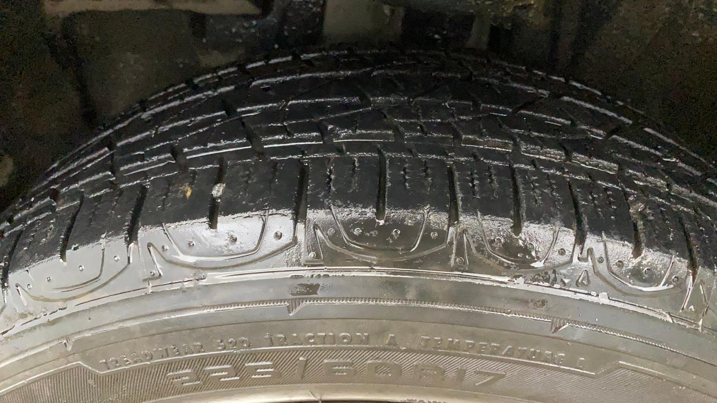 2018 Jeep Compass LIMITED (O) 1.4 PETROL AT, Petrol, Automatic, 37,835 km, Left Front Tyre Tread