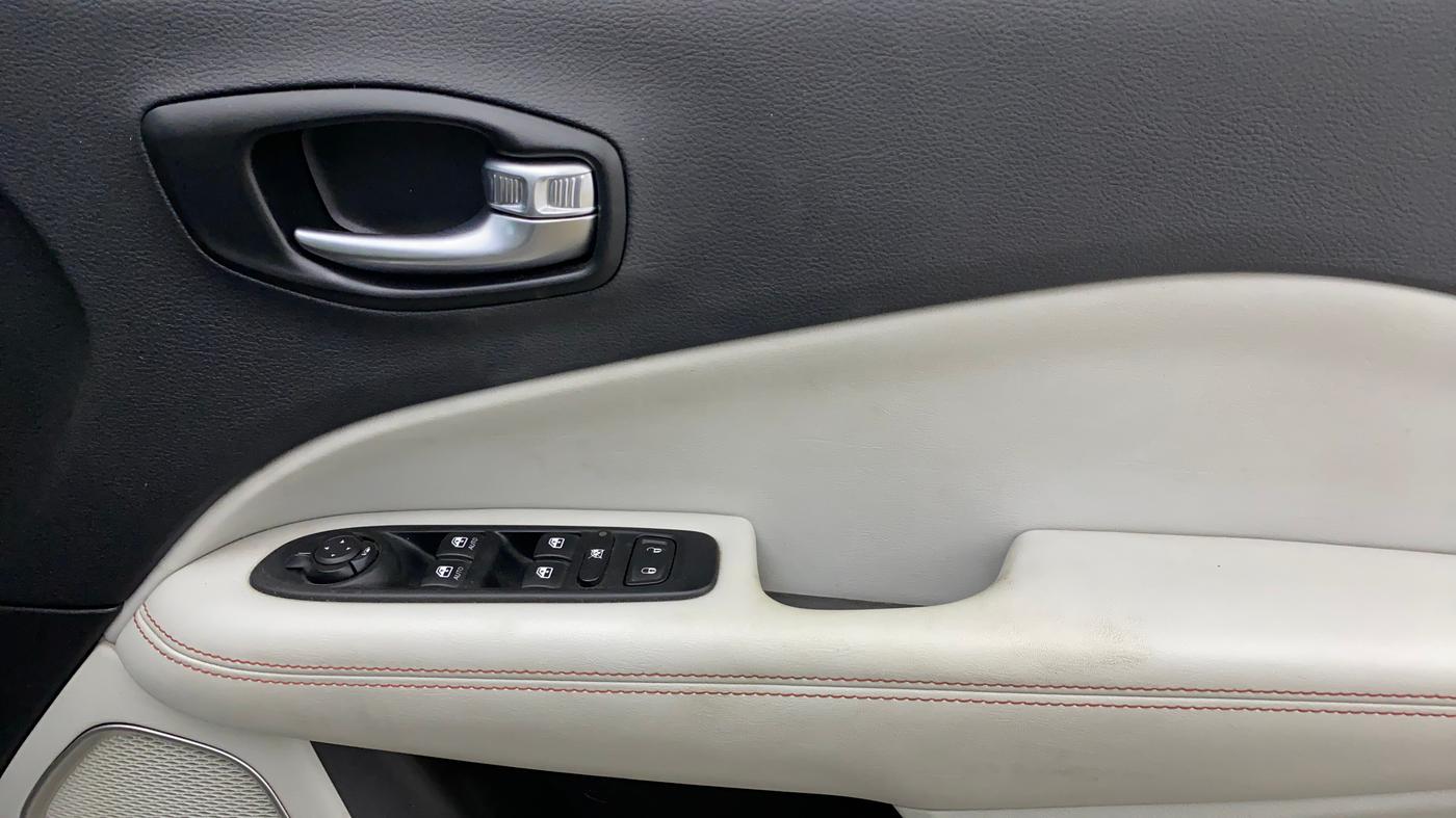 2018 Jeep Compass LIMITED (O) 1.4 PETROL AT, Petrol, Automatic, 37,835 km, Driver Side Door Panels Control