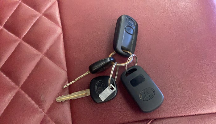 2016 Toyota Etios Liva V, Petrol, Manual, 37,689 km, Key Close Up