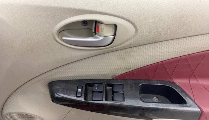 2016 Toyota Etios Liva V, Petrol, Manual, 37,689 km, Driver Side Door Panels Control