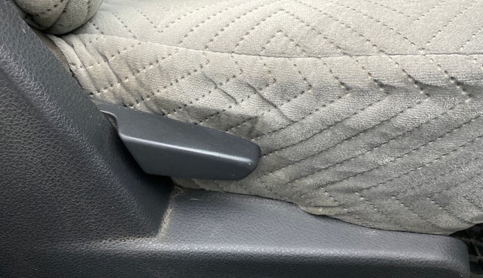 2015 Renault Duster 85 PS RXE DIESEL, Diesel, Manual, 90,602 km, Driver Side Adjustment Panel