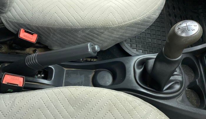 2015 Renault Duster 85 PS RXE DIESEL, Diesel, Manual, 90,602 km, Gear Lever