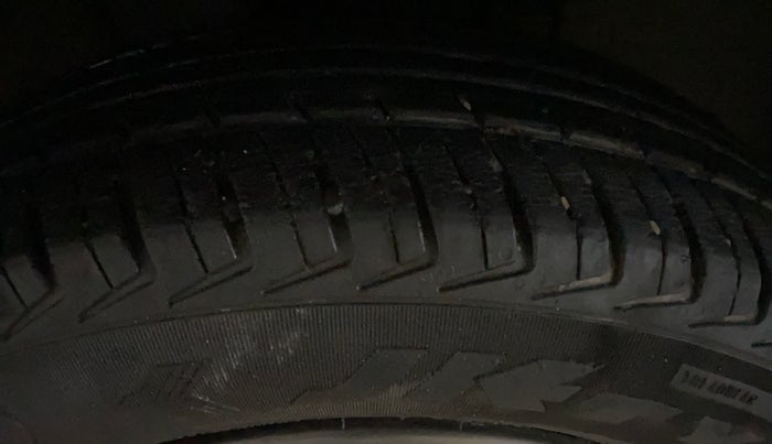 2018 Renault Kwid RXT 1.0 (O), Petrol, Manual, 65,540 km, Right Front Tyre Tread