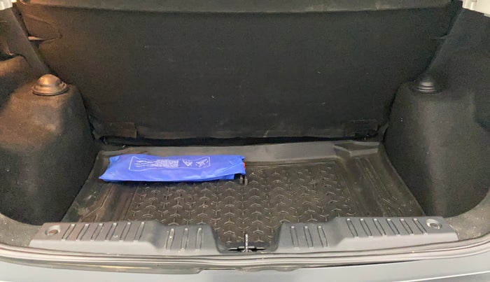 2023 Tata ALTROZ XZ + SUNROOF, Petrol, Manual, 8,013 km, Boot Inside