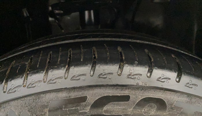 2023 Tata ALTROZ XZ + SUNROOF, Petrol, Manual, 8,013 km, Right Front Tyre Tread