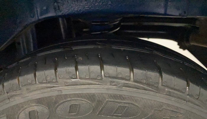 2015 Maruti Alto 800 LXI, Petrol, Manual, 65,005 km, Left Rear Tyre Tread