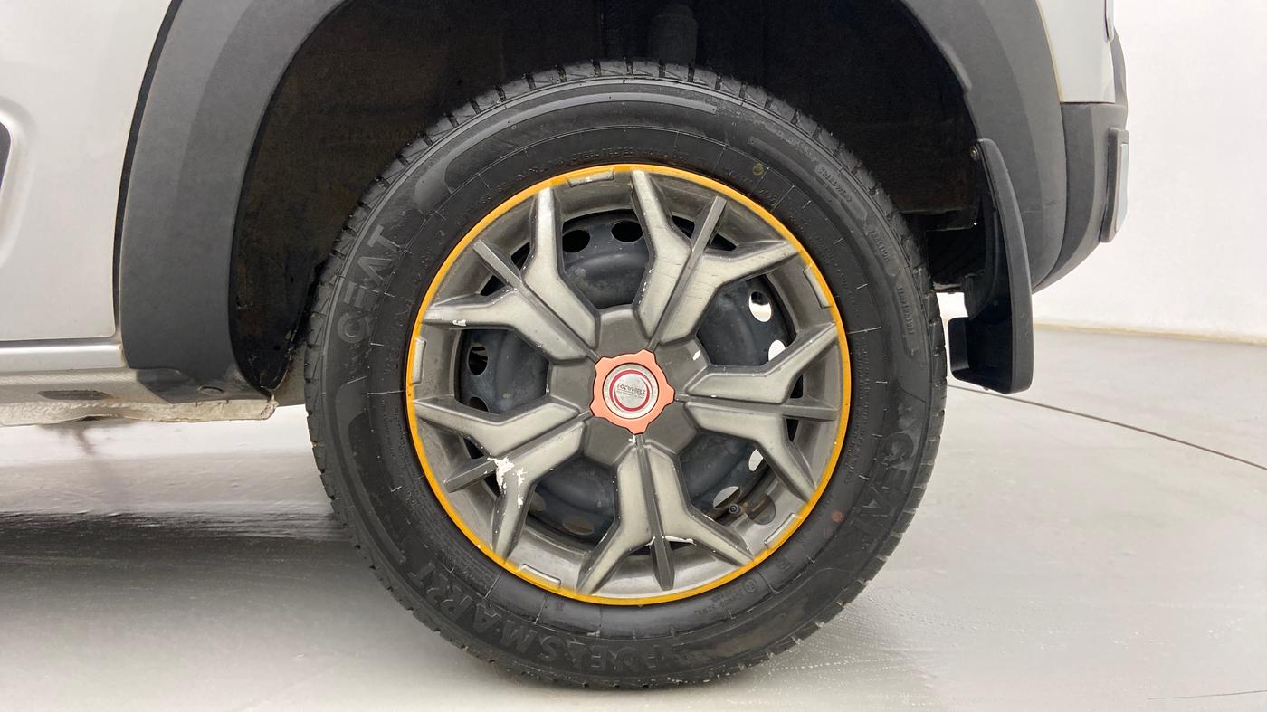 2022 Renault Kwid RXT 1.0, Petrol, Manual, 17,341 km, Left Rear Wheel