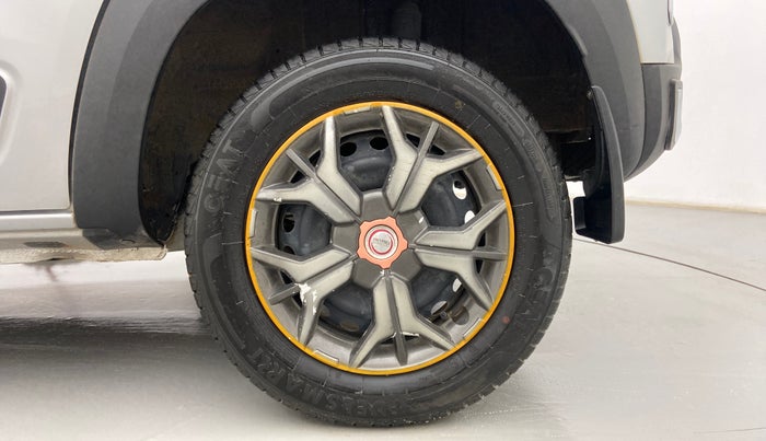 2022 Renault Kwid RXT 1.0, Petrol, Manual, 17,341 km, Left Rear Wheel
