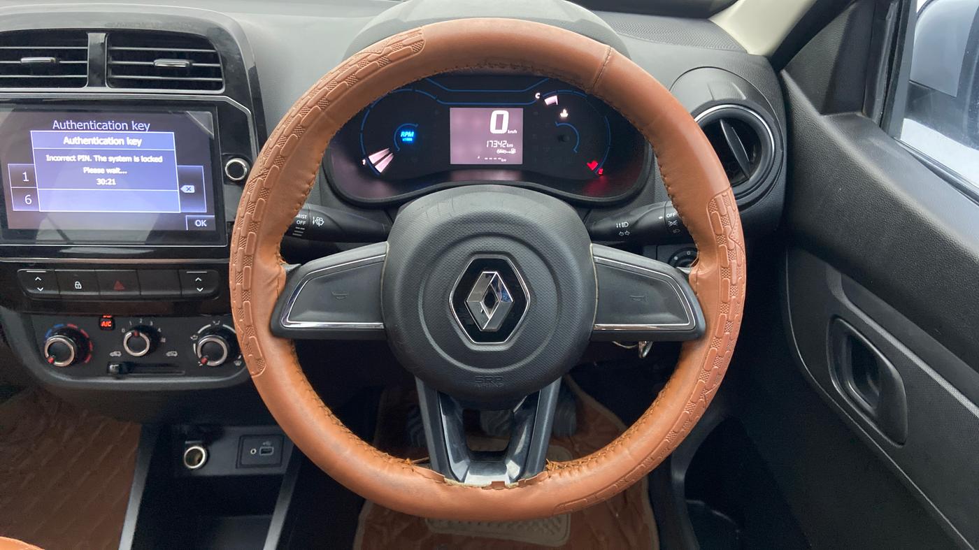 2022 Renault Kwid RXT 1.0, Petrol, Manual, 17,341 km, Steering Wheel Close Up