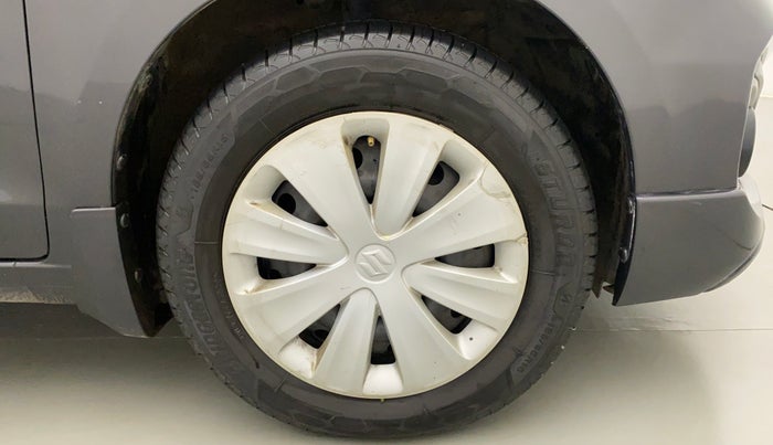 2017 Maruti Ertiga VXI CNG, CNG, Manual, 1,10,179 km, Right Front Wheel