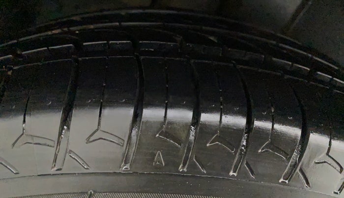 2017 Maruti Ertiga VXI CNG, CNG, Manual, 1,10,179 km, Left Front Tyre Tread