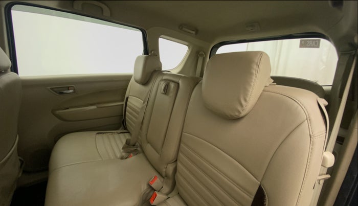 2017 Maruti Ertiga VXI CNG, CNG, Manual, 1,10,179 km, Right Side Rear Door Cabin