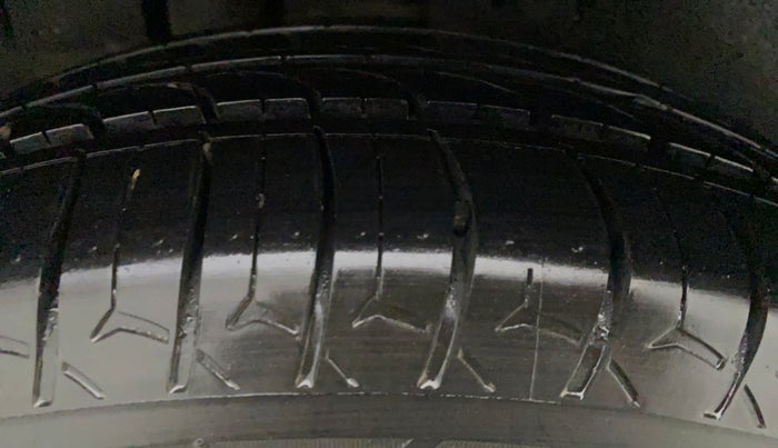 2017 Maruti Ertiga VXI CNG, CNG, Manual, 1,10,179 km, Right Rear Tyre Tread