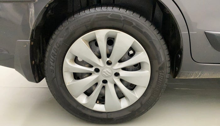 2017 Maruti Ertiga VXI CNG, CNG, Manual, 1,10,179 km, Right Rear Wheel