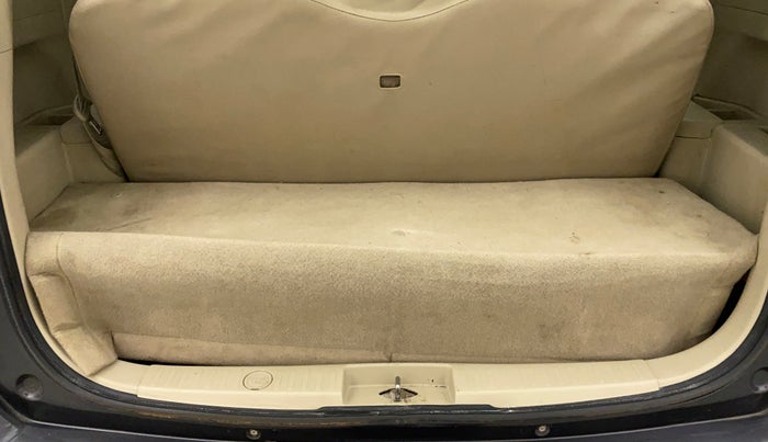 2017 Maruti Ertiga VXI CNG, CNG, Manual, 1,10,179 km, Boot Inside