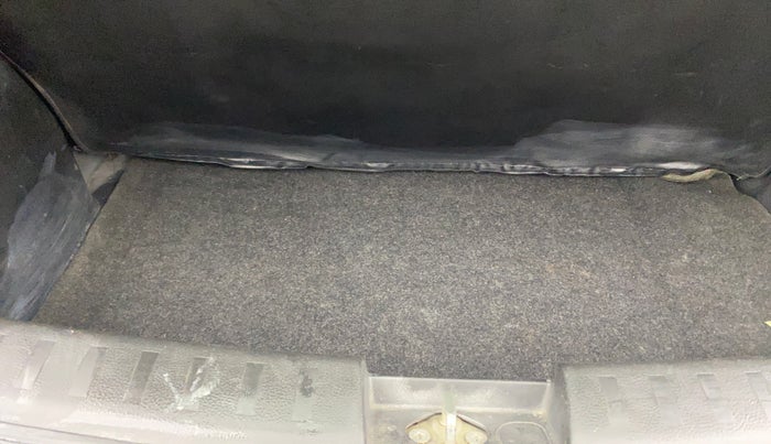 2013 Maruti Swift ZXI, Petrol, Manual, 71,908 km, Boot Inside