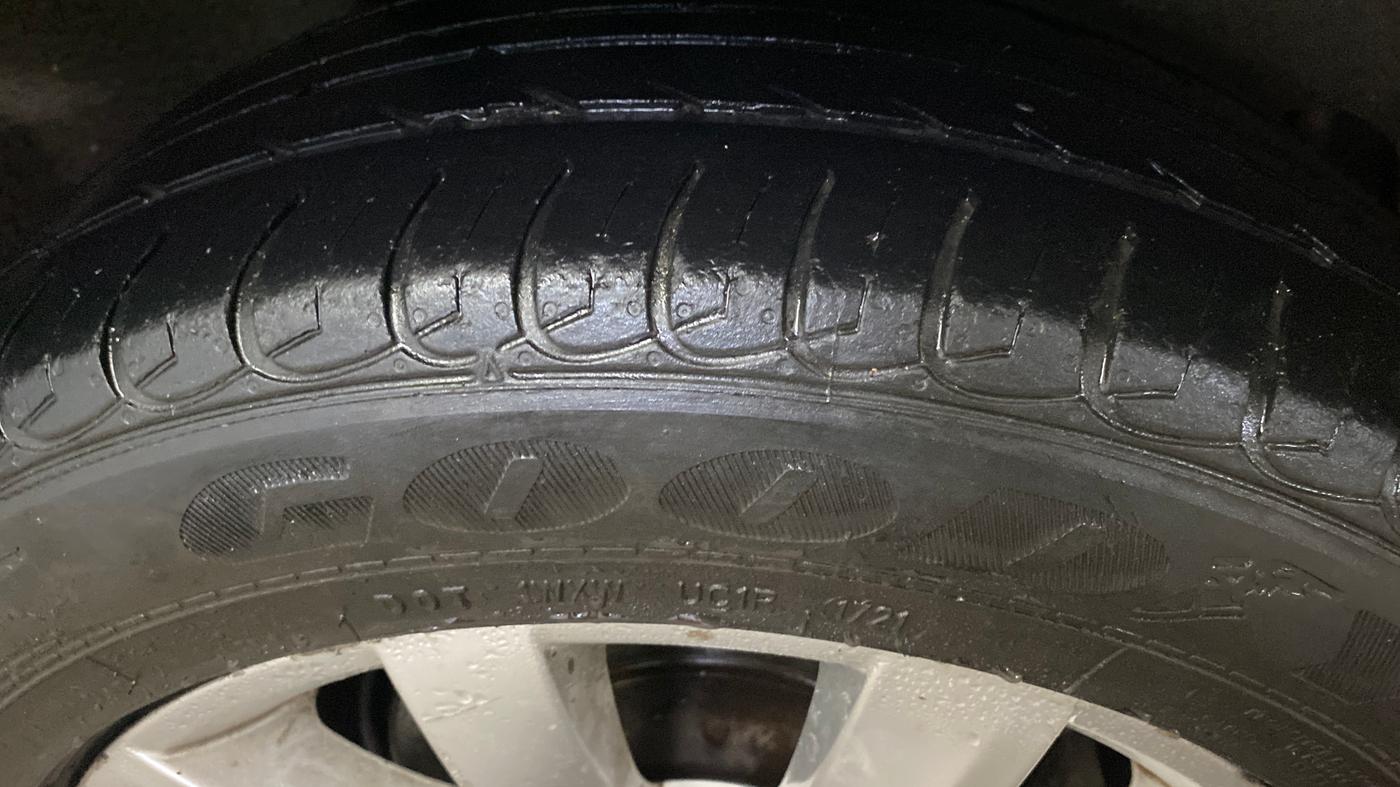 2018 Skoda Octavia L&K 1.8 TSI AT, Petrol, Automatic, 1,13,786 km, Right Rear Tyre Tread