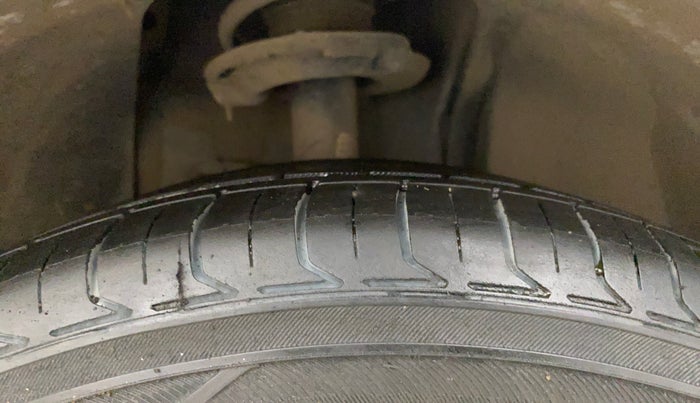 2018 Tata NEXON XZ PLUS PETROL, Petrol, Manual, 55,643 km, Right Front Tyre Tread