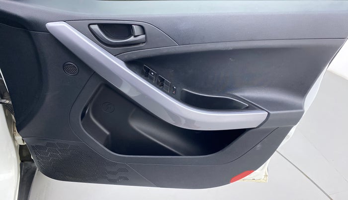 2021 Tata NEXON XM 1.5, Diesel, Manual, 29,020 km, Driver Side Door Panels Control