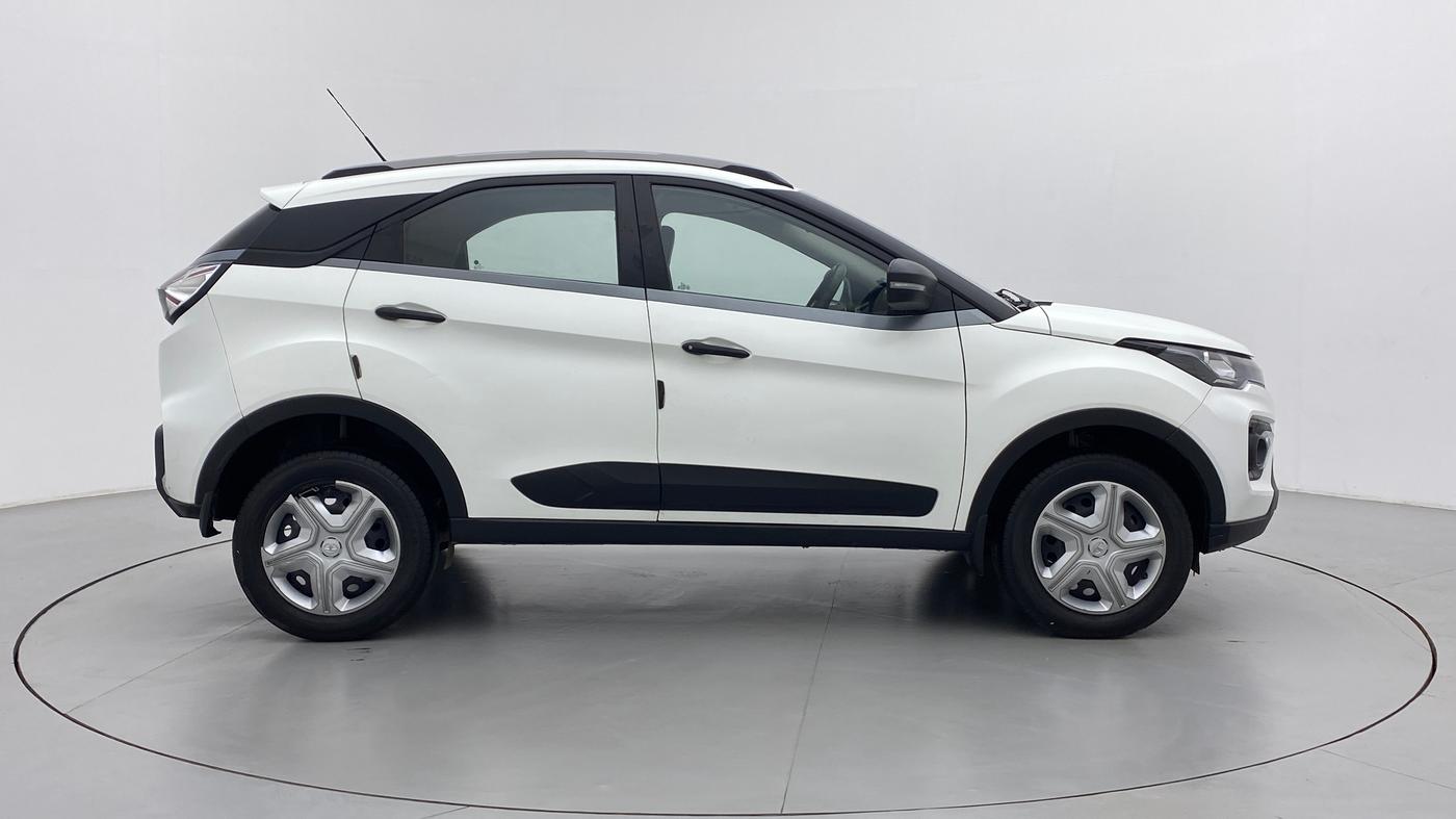 2021 Tata NEXON XM 1.5, Diesel, Manual, 29,020 km, Right Side View