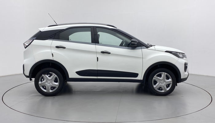 2021 Tata NEXON XM 1.5, Diesel, Manual, 29,020 km, Right Side View