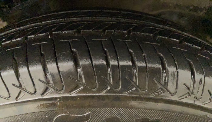 2013 Maruti Alto 800 LXI, Petrol, Manual, 33,353 km, Left Front Tyre Tread