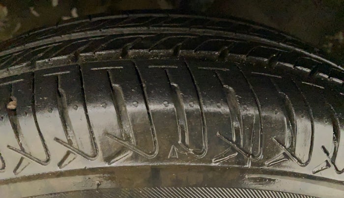 2013 Maruti Alto 800 LXI, Petrol, Manual, 33,353 km, Right Rear Tyre Tread