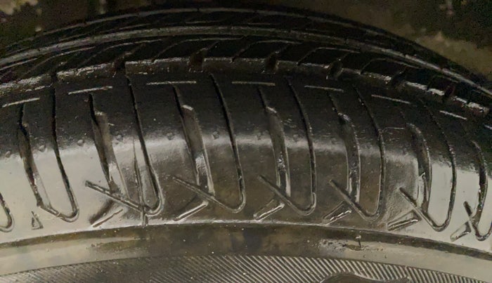 2013 Maruti Alto 800 LXI, Petrol, Manual, 33,353 km, Left Rear Tyre Tread