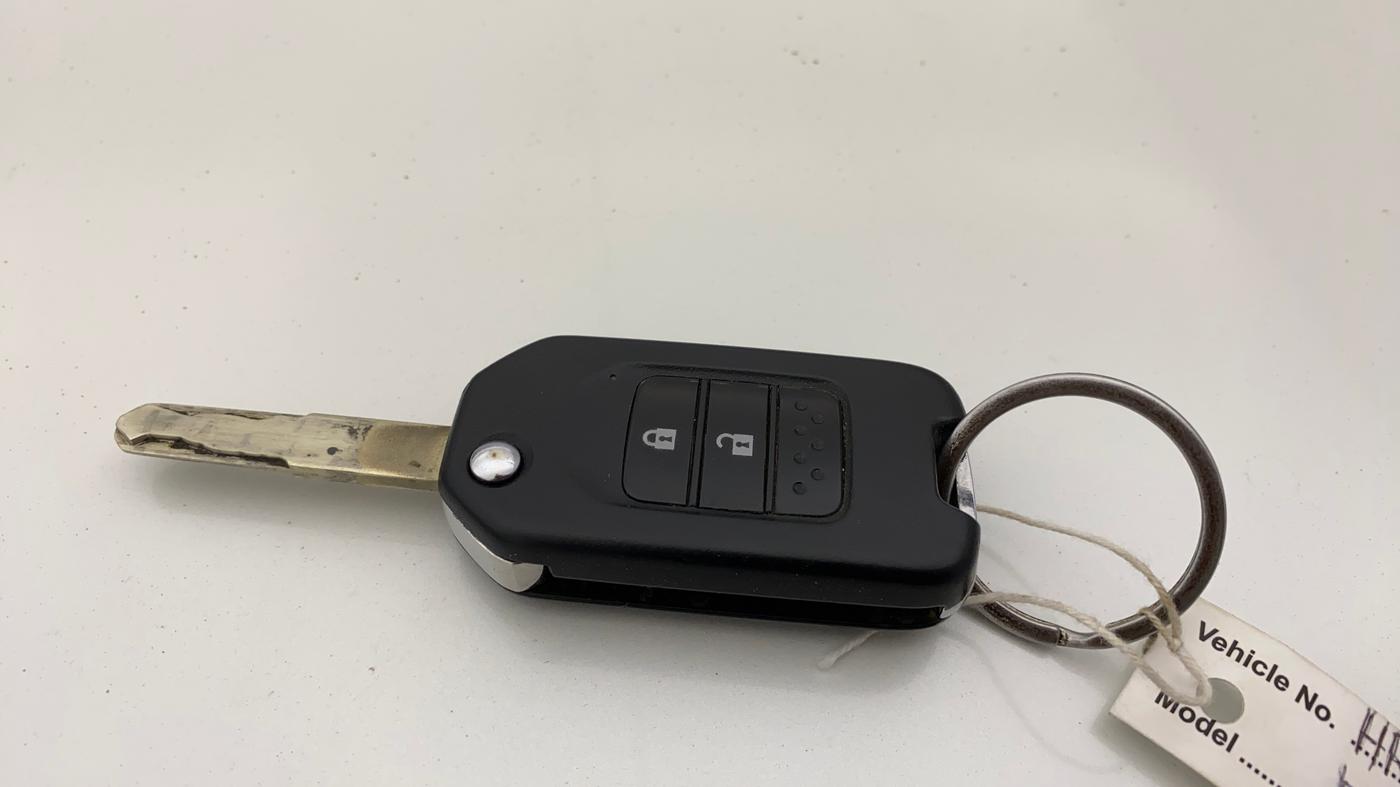 2021 Honda WR-V 1.2L I-VTEC SV MT, Petrol, Manual, 36,035 km, Key Close Up