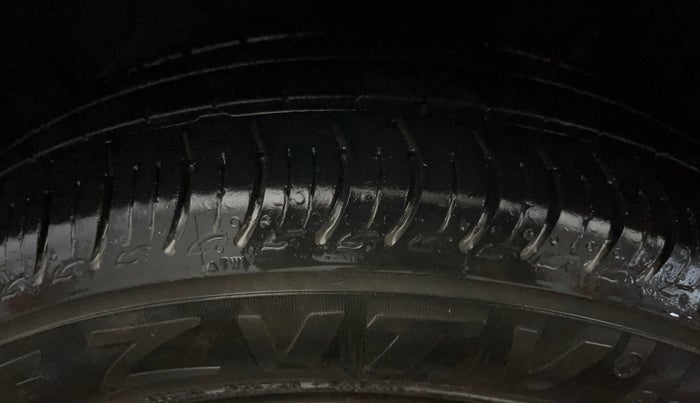 2019 Hyundai NEW SANTRO SPORTZ CNG, CNG, Manual, 86,196 km, Left Front Tyre Tread