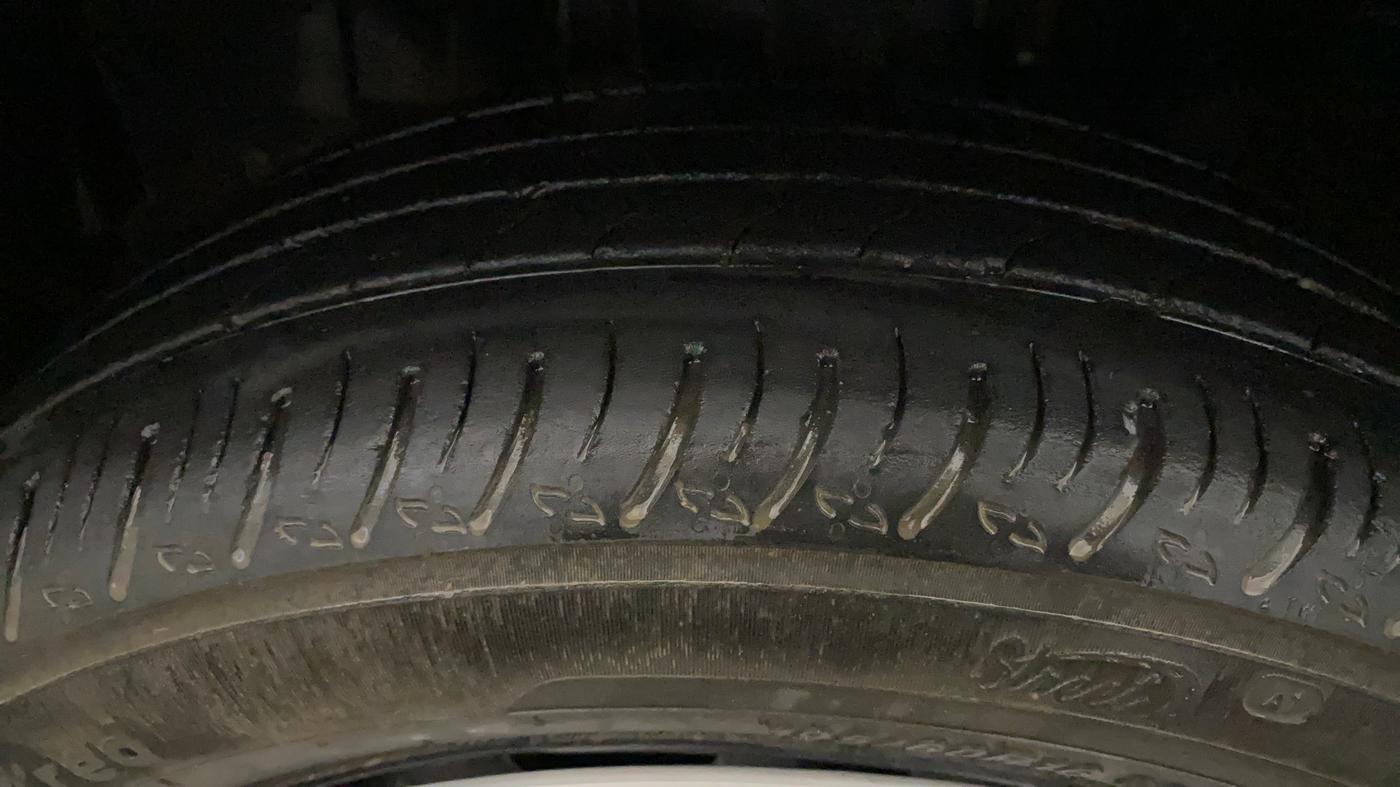 2022 Nissan MAGNITE XL, Petrol, Manual, 42,946 km, Left Front Tyre Tread
