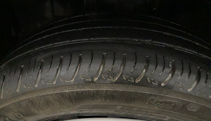 2022 Nissan MAGNITE XL, Petrol, Manual, 43,123 km, Left Front Tyre Tread