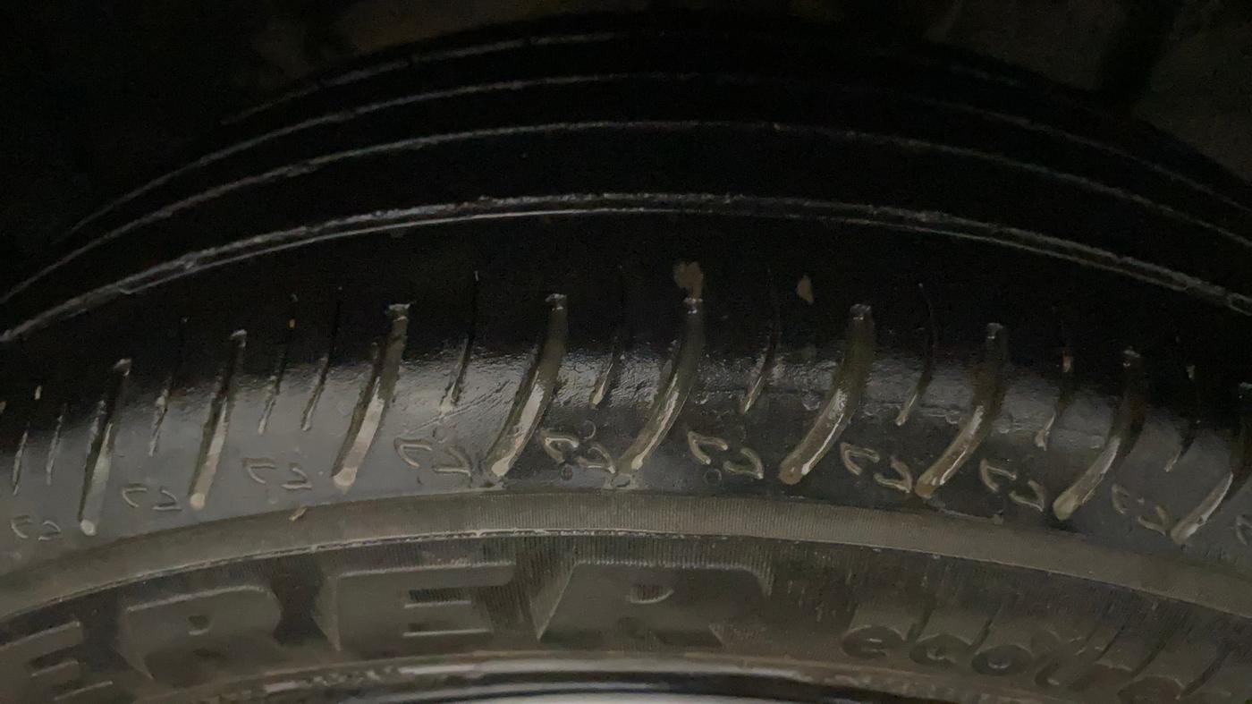 2022 Nissan MAGNITE XL, Petrol, Manual, 42,946 km, Left Rear Tyre Tread