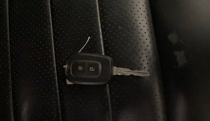 2022 Nissan MAGNITE XL, Petrol, Manual, 43,123 km, Key Close Up