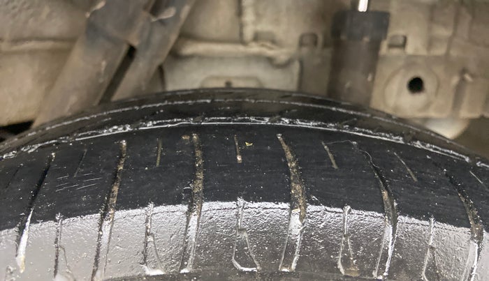 2016 Mahindra Kuv100 K8 D 6 STR, Diesel, Manual, 83,743 km, Left Rear Tyre Tread