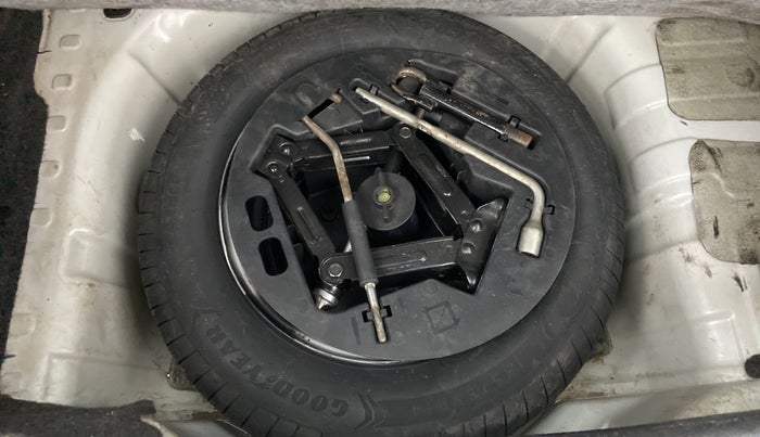 2016 Mahindra Kuv100 K8 D 6 STR, Diesel, Manual, 83,743 km, Spare Tyre