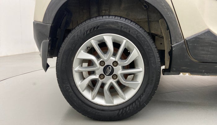 2016 Mahindra Kuv100 K8 D 6 STR, Diesel, Manual, 83,743 km, Right Rear Wheel