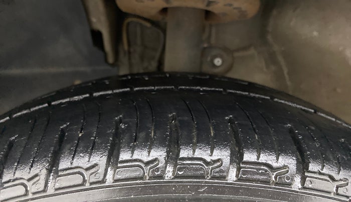 2016 Mahindra Kuv100 K8 D 6 STR, Diesel, Manual, 83,743 km, Left Front Tyre Tread