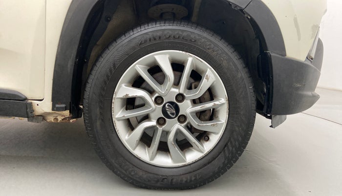 2016 Mahindra Kuv100 K8 D 6 STR, Diesel, Manual, 83,743 km, Right Front Wheel