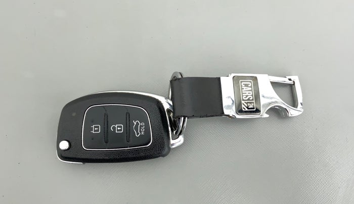 2015 Hyundai Xcent S (O) 1.2, Petrol, Manual, 34,499 km, Key Close Up