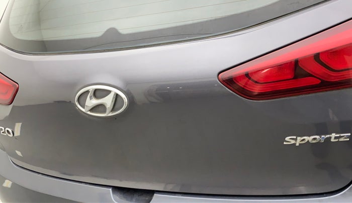 2017 Hyundai Elite i20 SPORTZ 1.2, Petrol, Manual, 18,886 km, Dicky (Boot door) - Slightly dented