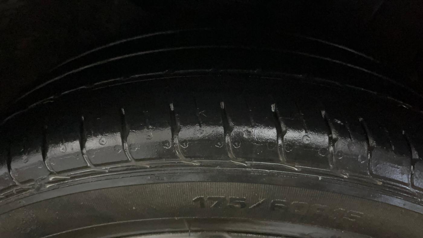 2021 Hyundai AURA SX PLUS 1.2 AMT, Petrol, Automatic, 27,227 km, Left Rear Tyre Tread